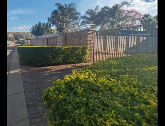 3 BEDROOM HOUSE FOR SALE IN BOOYSENS